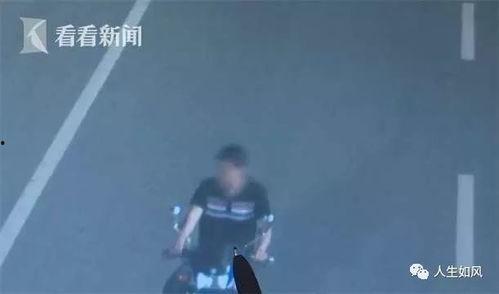 车祸现场男子吃瓜视频,这瓜保命吗？